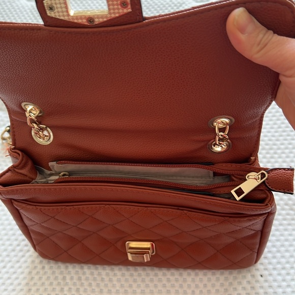 Free Crossbody bag for $40+ purchase - Picture 2 of 5